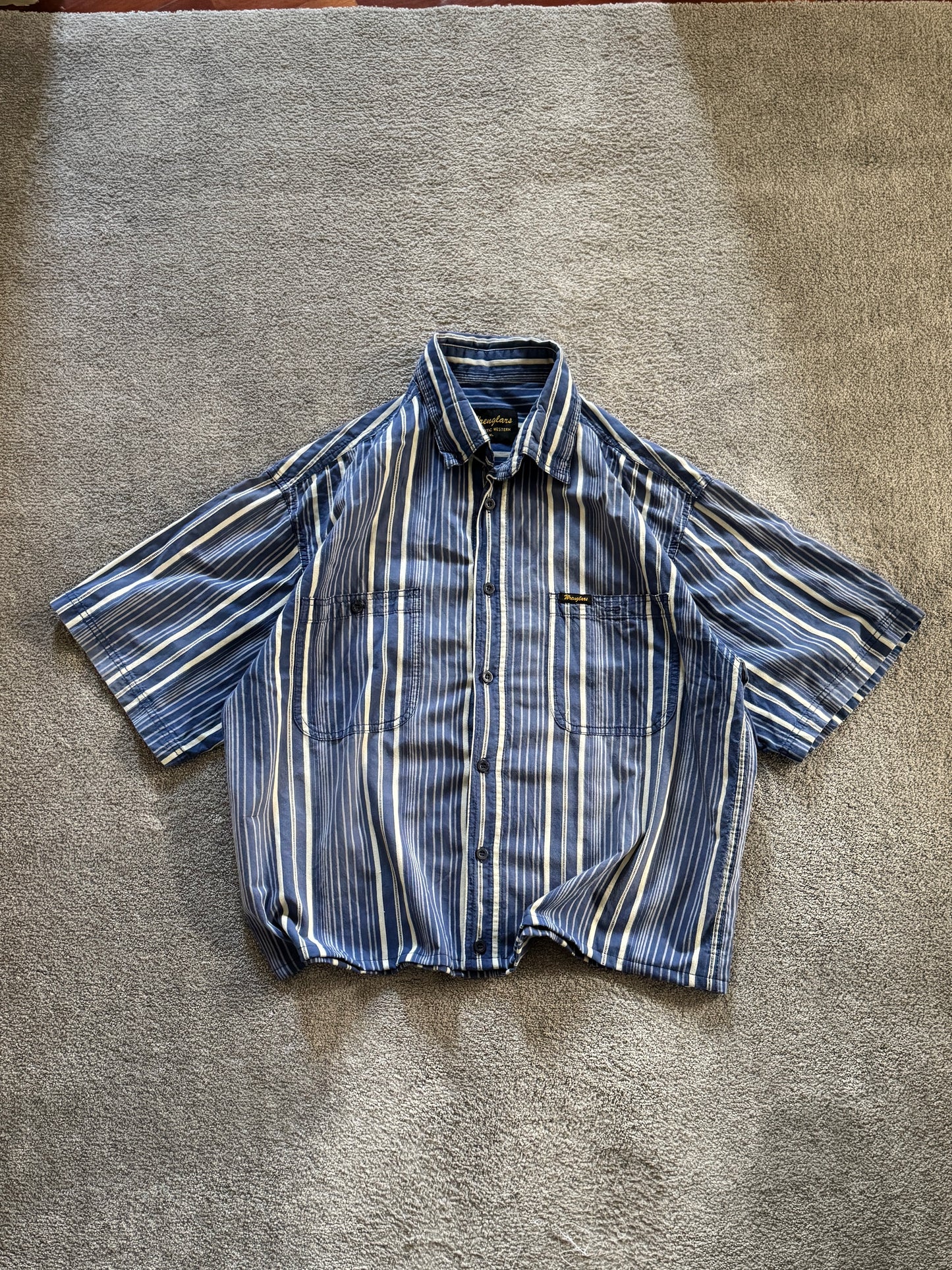 Cropped shirt Boxy fit (XL)