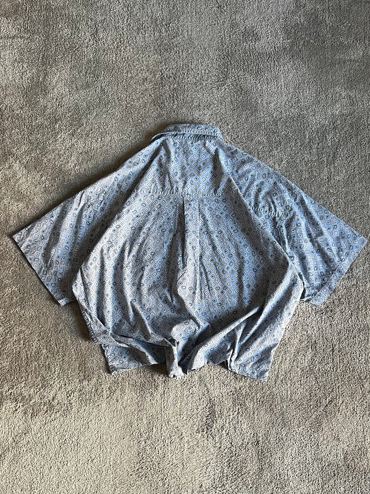 Cropped shirt Boxy fit (XL)