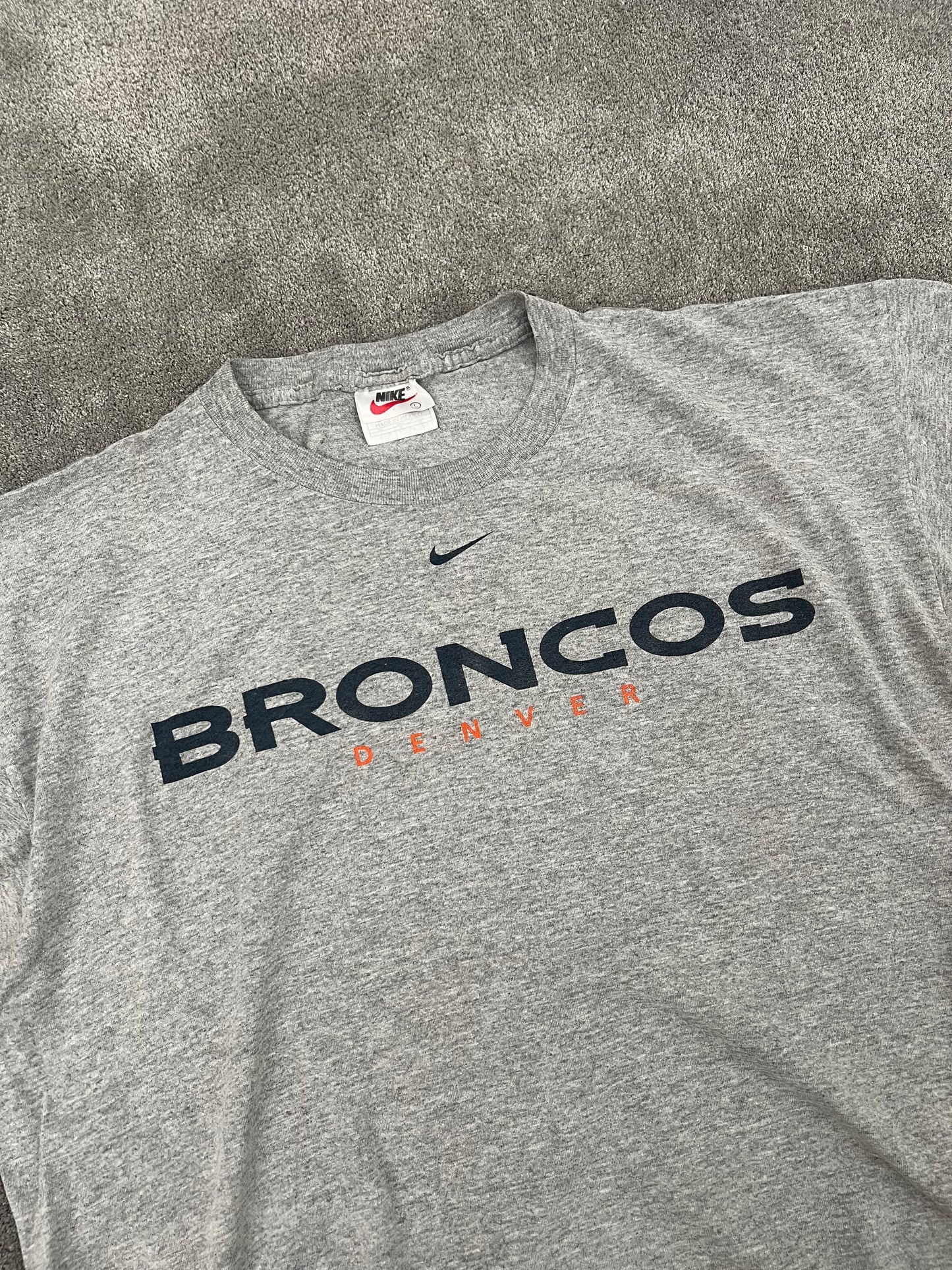 Graphic vintage nike 90’s USA 🇺🇸 tee (L)