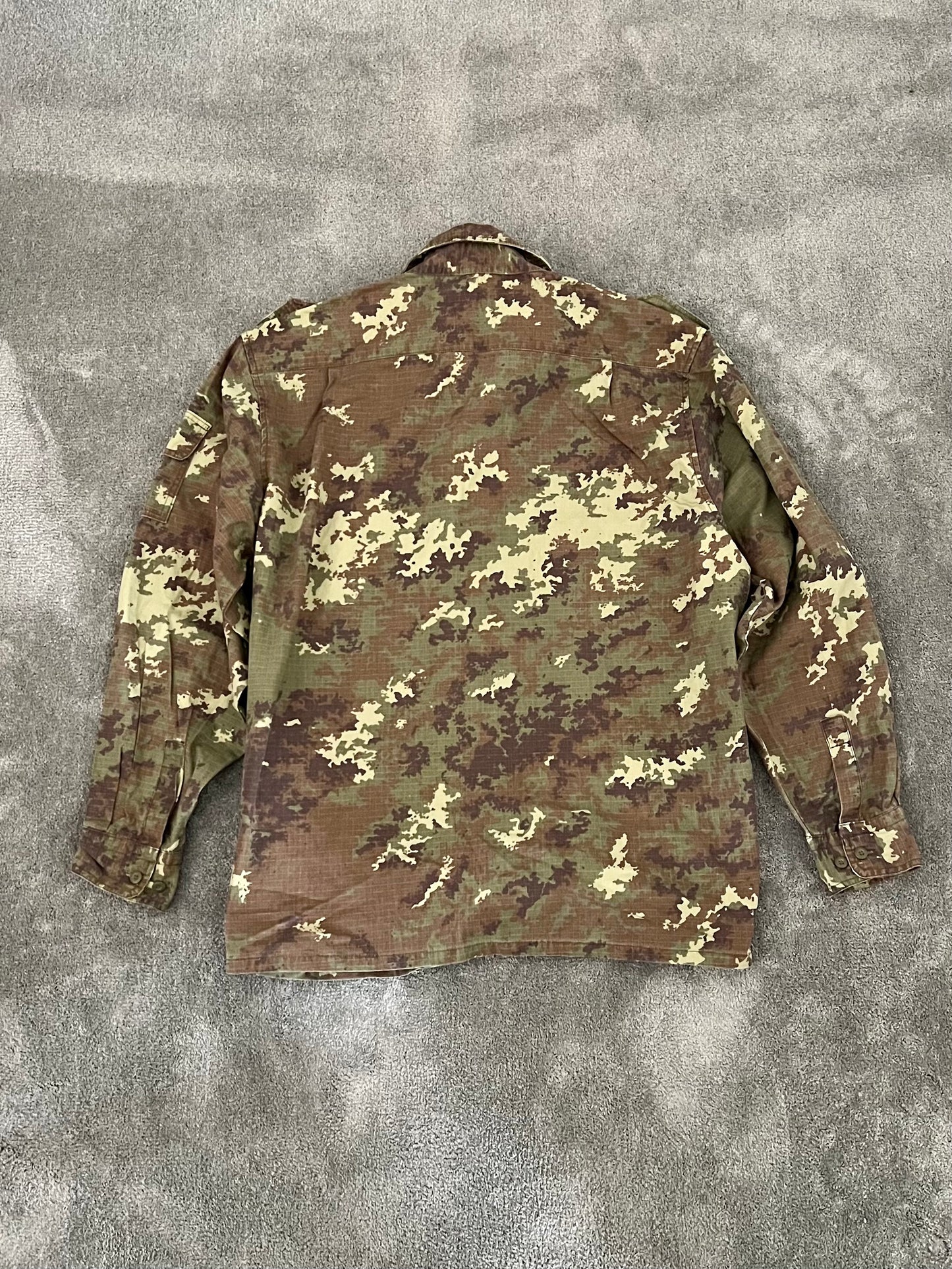 vintage camo jacket (XL)