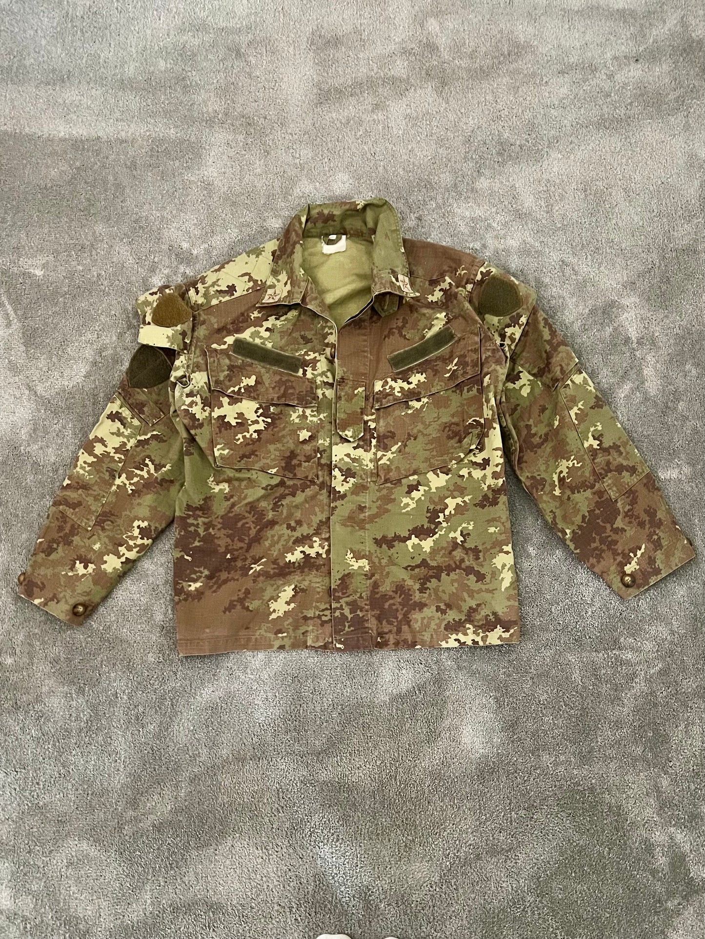 vintage camo jacket (M)