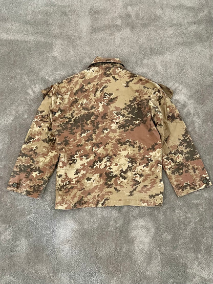 vintage camo jacket (M)