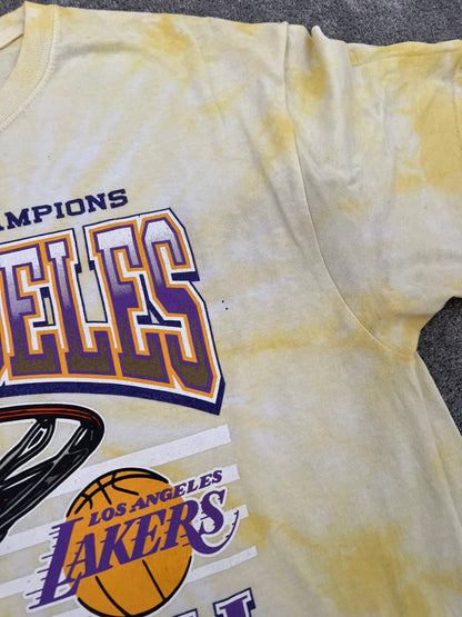 Graphic vintage USA lakers 🇺🇸 tee (L)