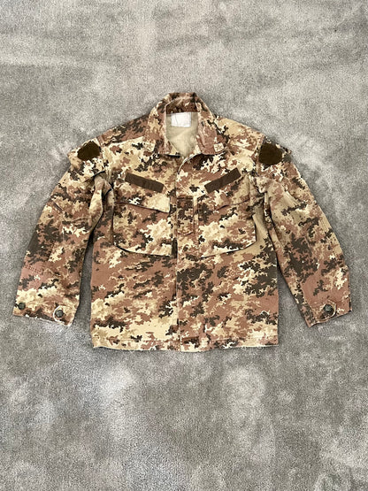 vintage camo jacket (M)