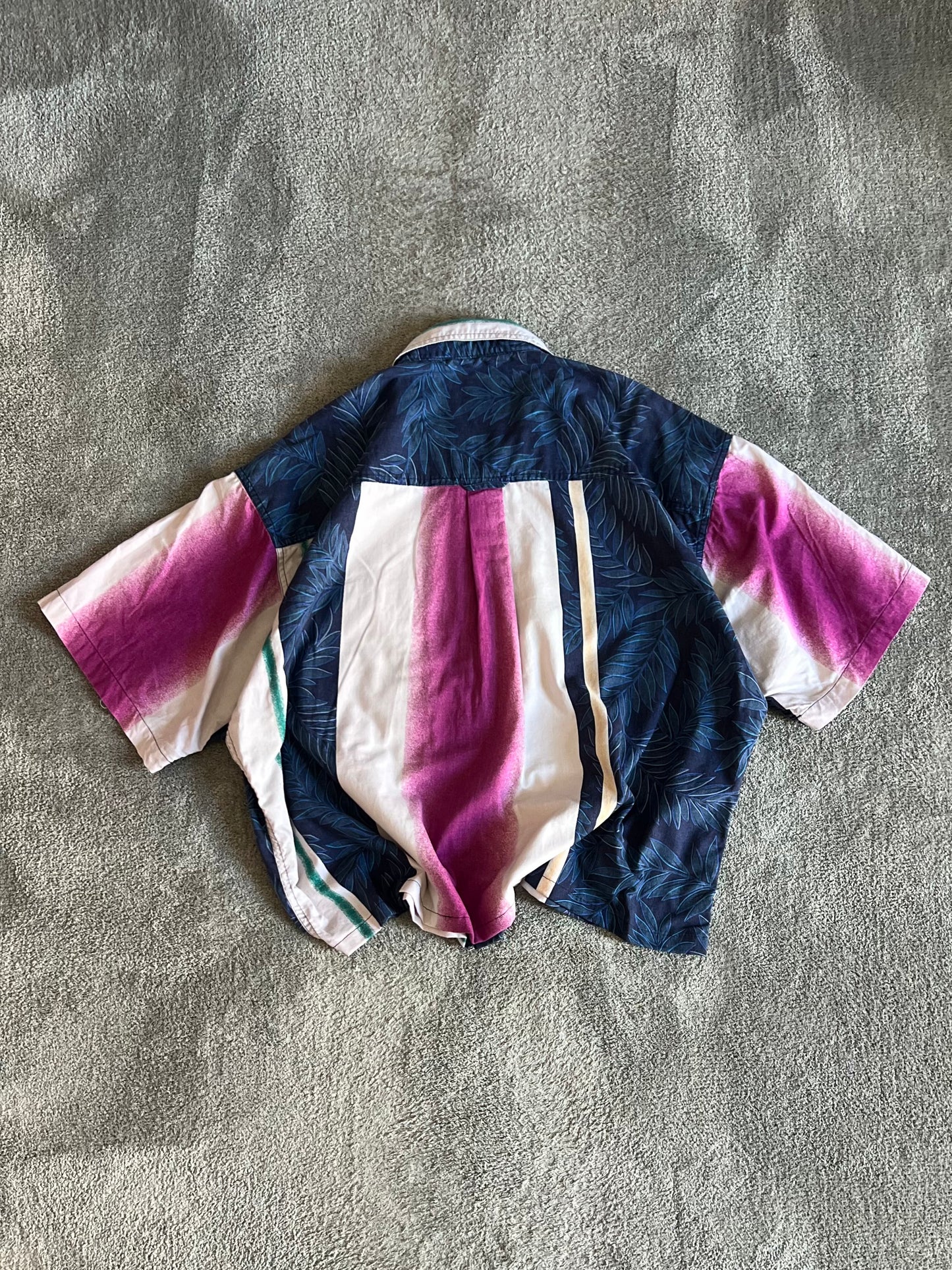 Cropped shirt Boxy fit (XL)